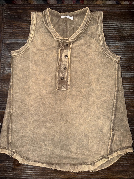 Zenana Outfitters Tops - Zenana Outfitters Washed Curved Hem Tank Top NWOT